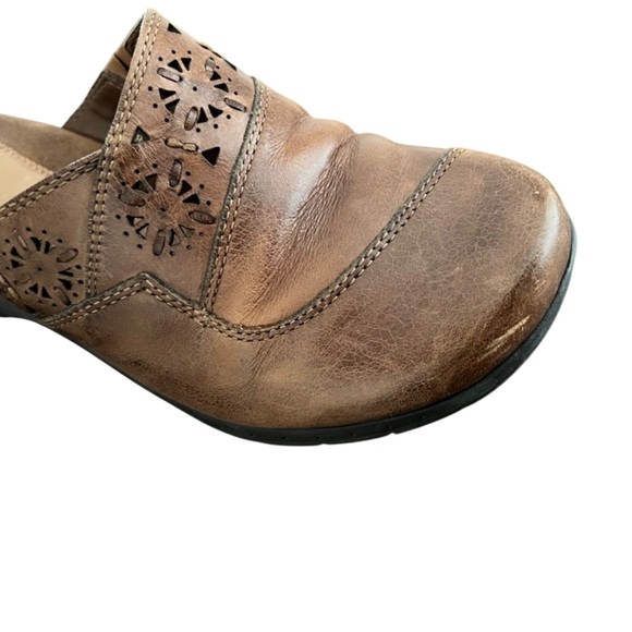 Earth Origins Janie Brown Leather Perforated Mule Clogs Size 6.5 - Picture 9 of 13